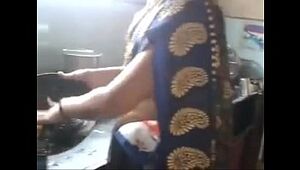 Desi indian Kannada aunty super-fucking-hot stomach button hip